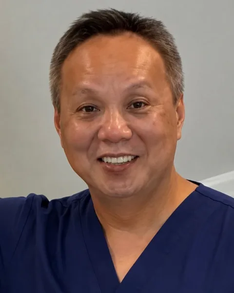 Portrait of Dr. Chong Lee.